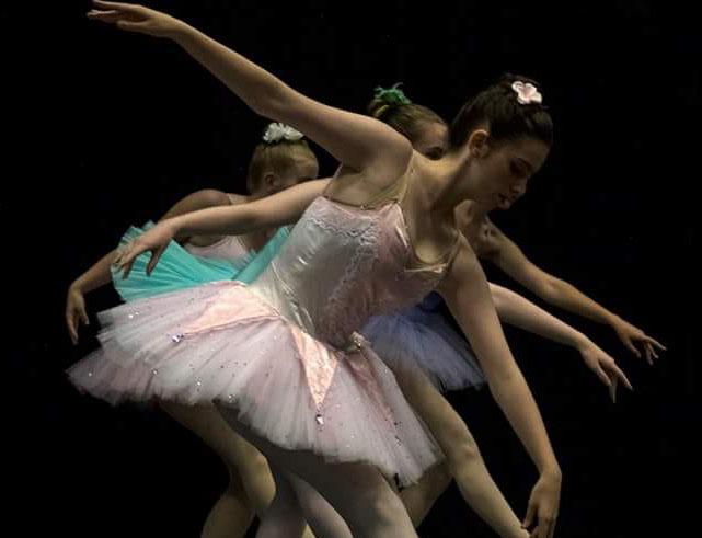 Photo of ballet dancers